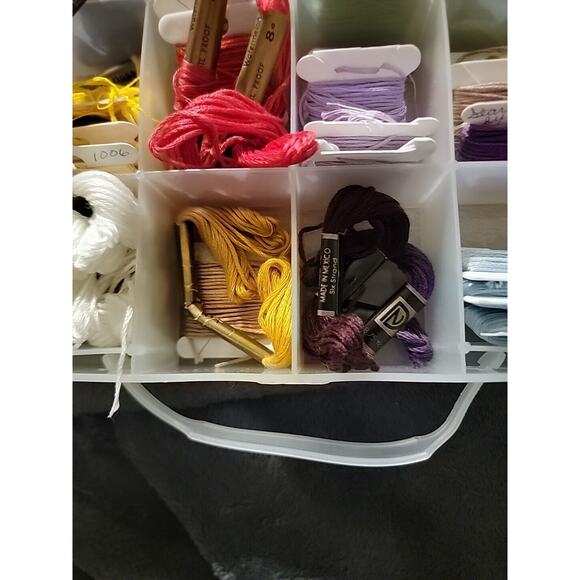 Embroidery Thread Lot Of Over 70 8.0m Star Six Amer-strand Majesty - Picture 5 of 8